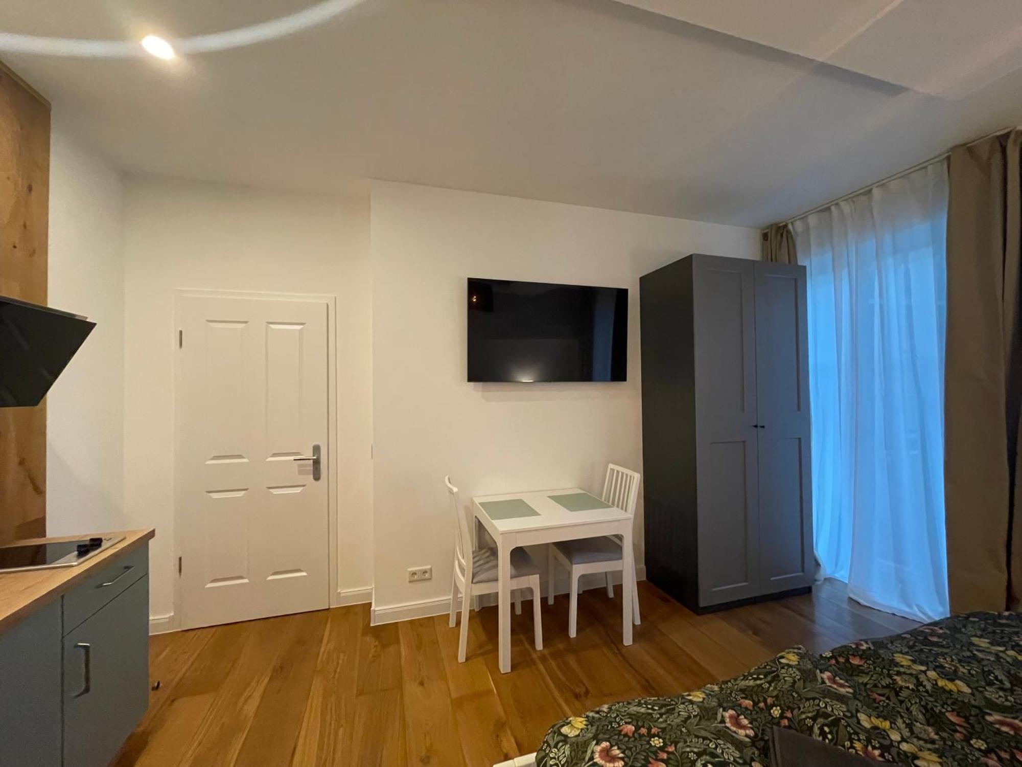Boutique Hotel Pension Luisengruen Kueche 1Gbs Wlan Netflix Disney Magentatv Chemnitz Extérieur photo