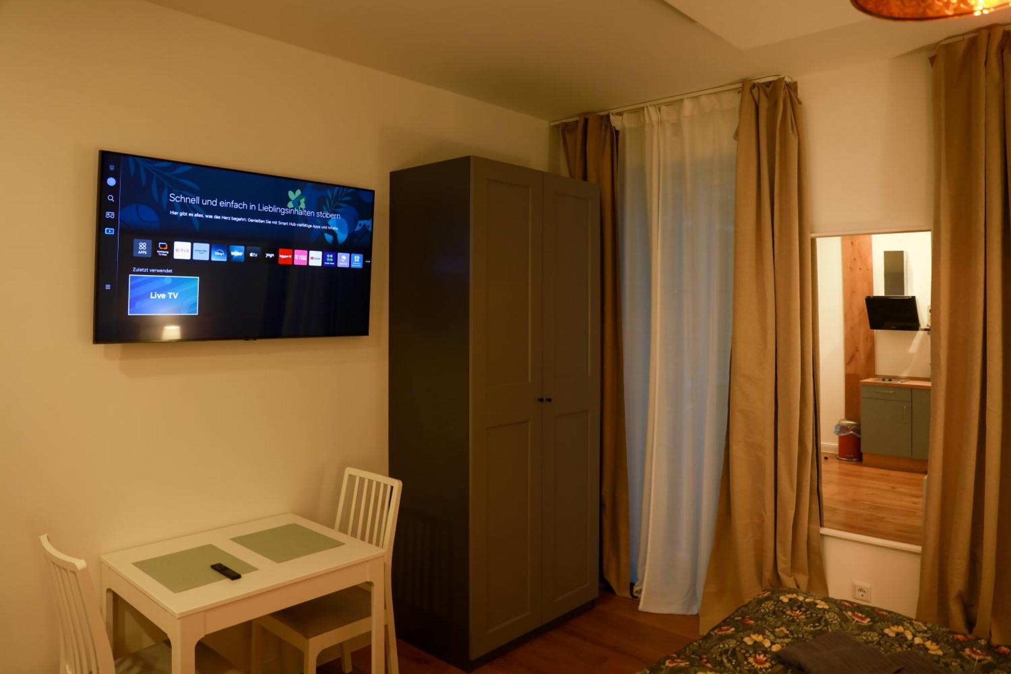 Boutique Hotel Pension Luisengruen Kueche 1Gbs Wlan Netflix Disney Magentatv Chemnitz Extérieur photo